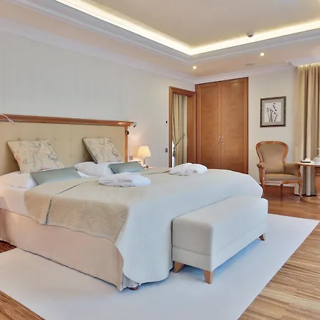 Hotel Retro Riverside Wellness Karlowe Wary