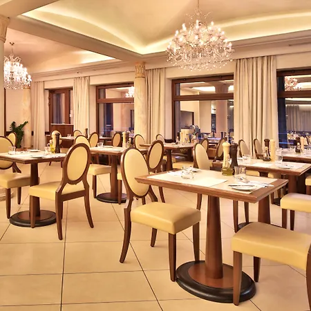 Hotel Retro Riverside Wellness 5*