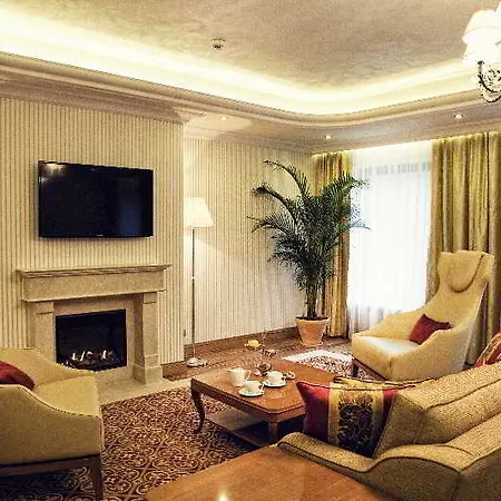 Retro Riverside Wellness Hotel Karlowe Wary