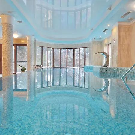 Retro Riverside Wellness