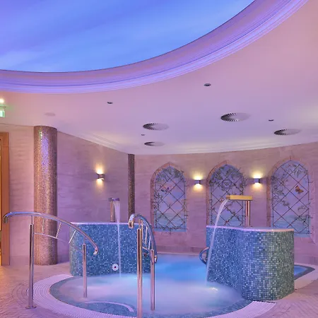 Retro Riverside Wellness Карлові Вари