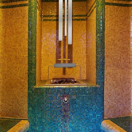 Retro Riverside Wellness